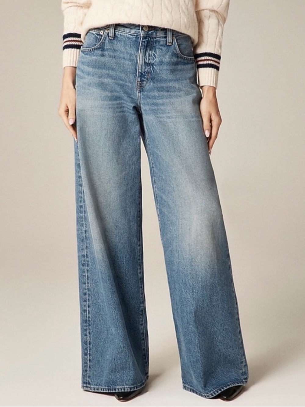 NWT JCrew Mid Rise Super Wide Leg Jean Size 24 Med Light Wash Denim $158 CN381